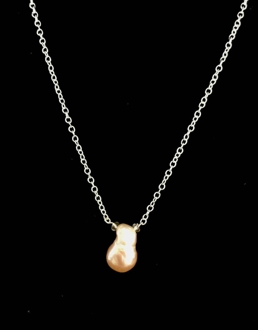 NATURAL FRESHWATER PEARL NECKLACE