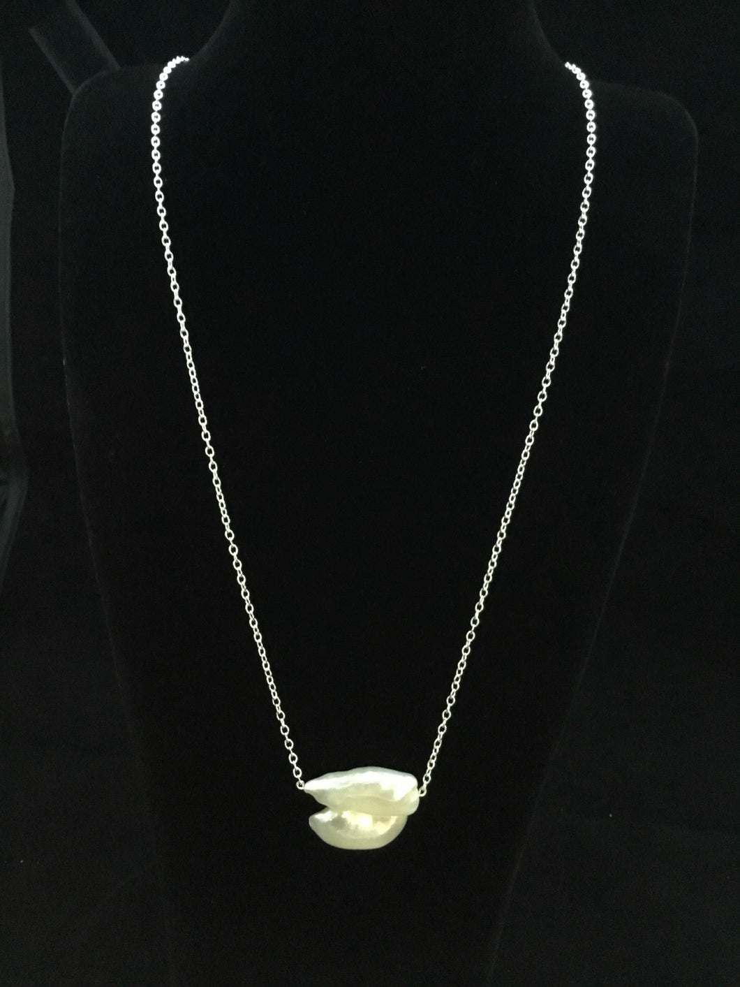 UNIQUE FRESHWATER PEARL NECKLACE